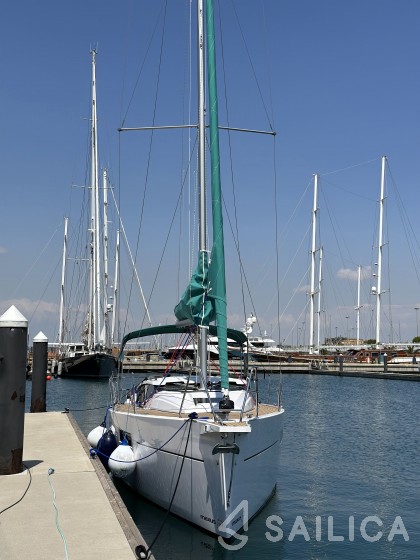 Maxus 35 - Yacht Charter Sailica