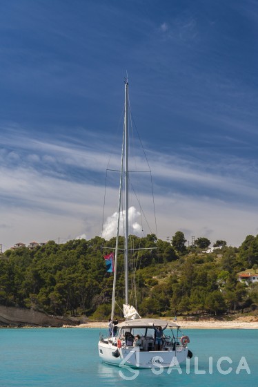 Oceanis 51.1 - Yacht Charter Sailica