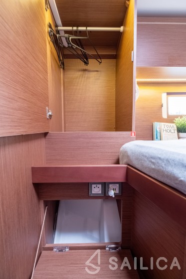 Oceanis 51.1 - Yacht Charter Sailica