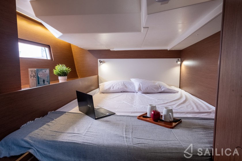 Oceanis 51.1 - Yacht Charter Sailica