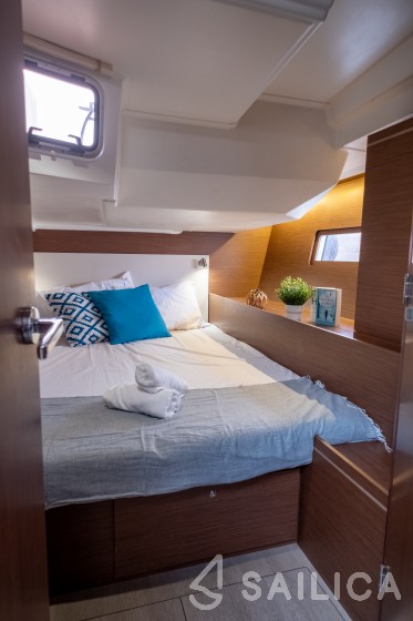 Oceanis 51.1 - Yacht Charter Sailica