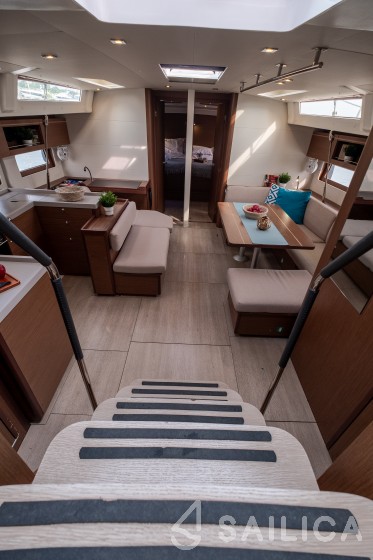 Oceanis 51.1 - Yacht Charter Sailica
