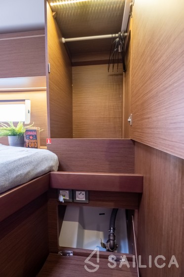 Oceanis 51.1 - Yacht Charter Sailica