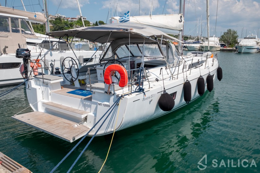 Oceanis 51.1 - Yacht Charter Sailica