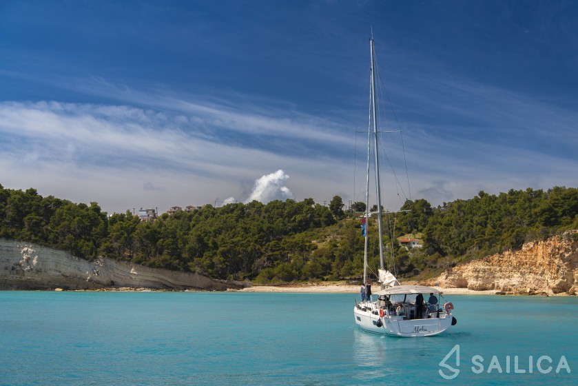 Oceanis 51.1 - Yacht Charter Sailica