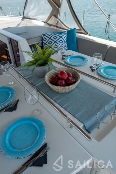 Oceanis 51.1 - Yacht Charter Sailica