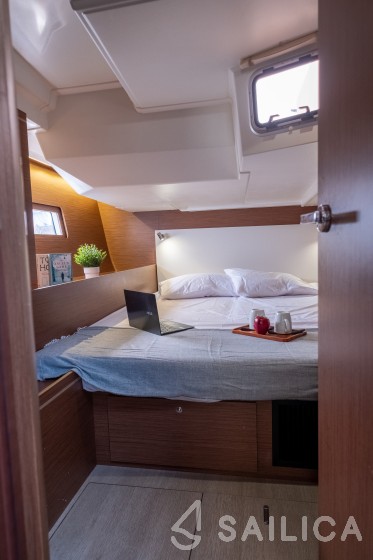 Oceanis 51.1 - Yacht Charter Sailica