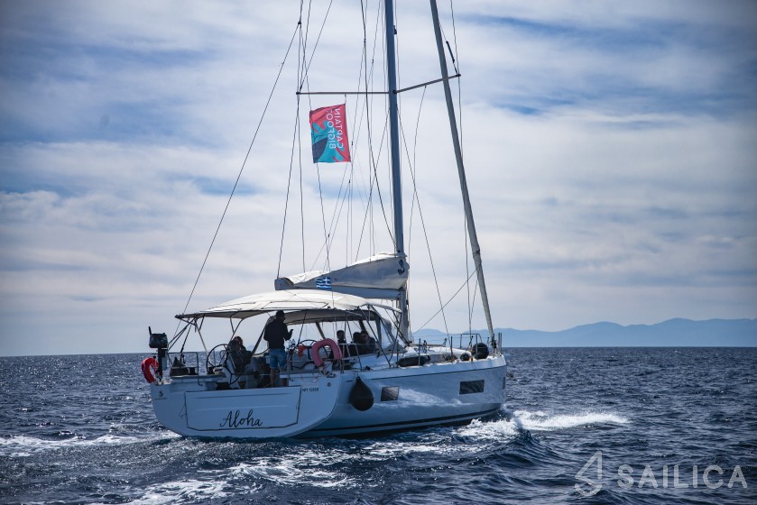 Oceanis 51.1 - Yacht Charter Sailica