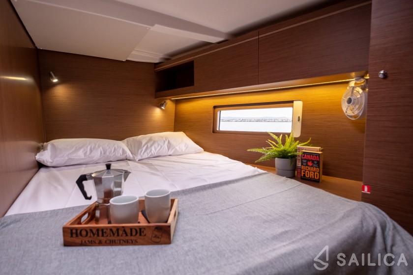 Oceanis 51.1 - Yacht Charter Sailica
