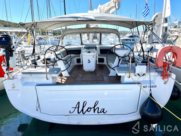 Oceanis 51.1 - Yacht Charter Sailica