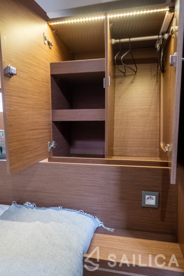 Oceanis 51.1 - Yacht Charter Sailica