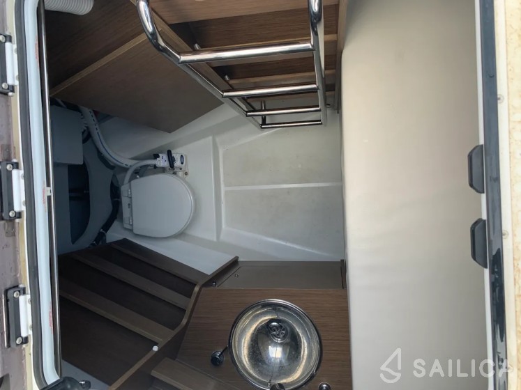 Oceanis 51.1 - Yacht Charter Sailica