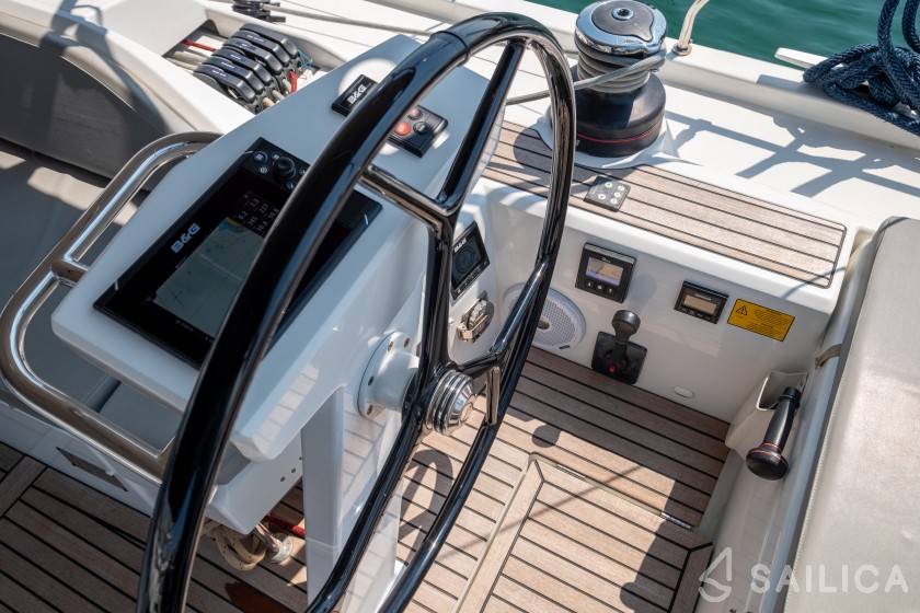 Oceanis 51.1 - Yacht Charter Sailica
