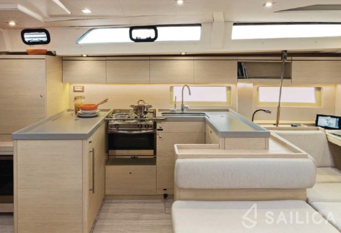 Oceanis 51.1 - Yacht Charter Sailica