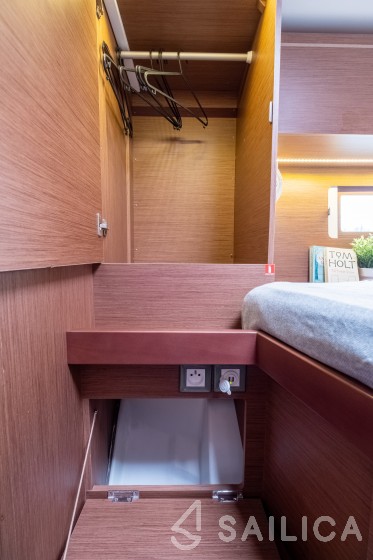 Oceanis 51.1 - Yacht Charter Sailica