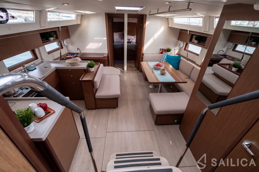 Oceanis 51.1 - Yacht Charter Sailica