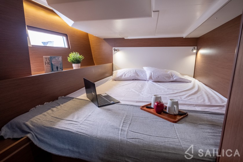 Oceanis 51.1 - Yacht Charter Sailica