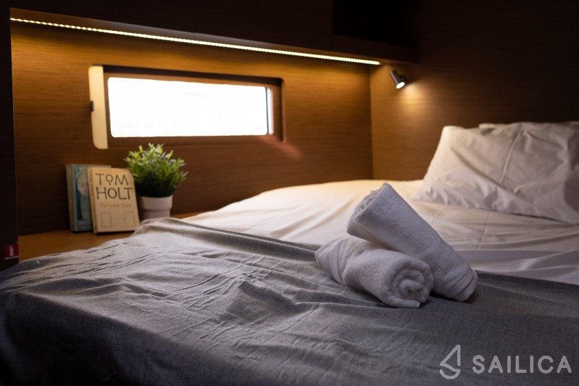 Oceanis 51.1 - Yacht Charter Sailica