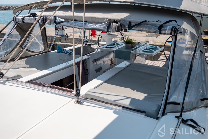 Oceanis 51.1 - Yacht Charter Sailica