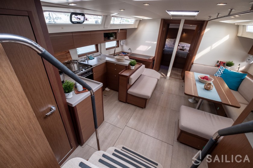 Oceanis 51.1 - Yacht Charter Sailica