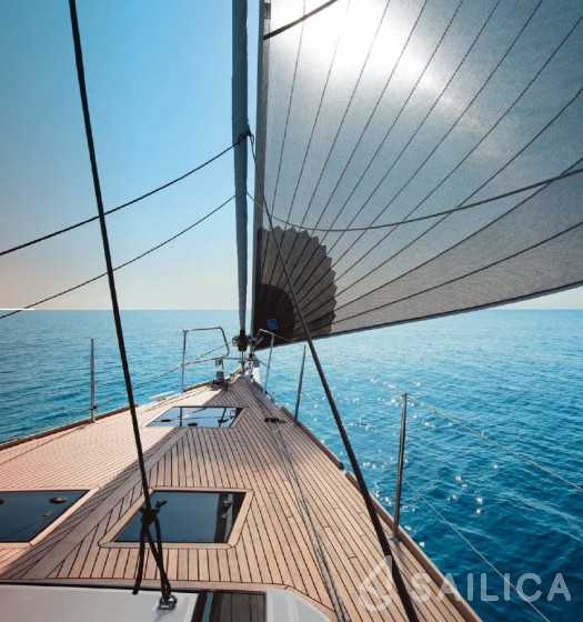 Oceanis 51.1 - Yacht Charter Sailica
