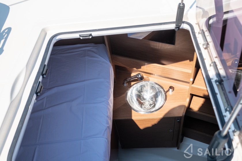 Oceanis 51.1 - Yacht Charter Sailica