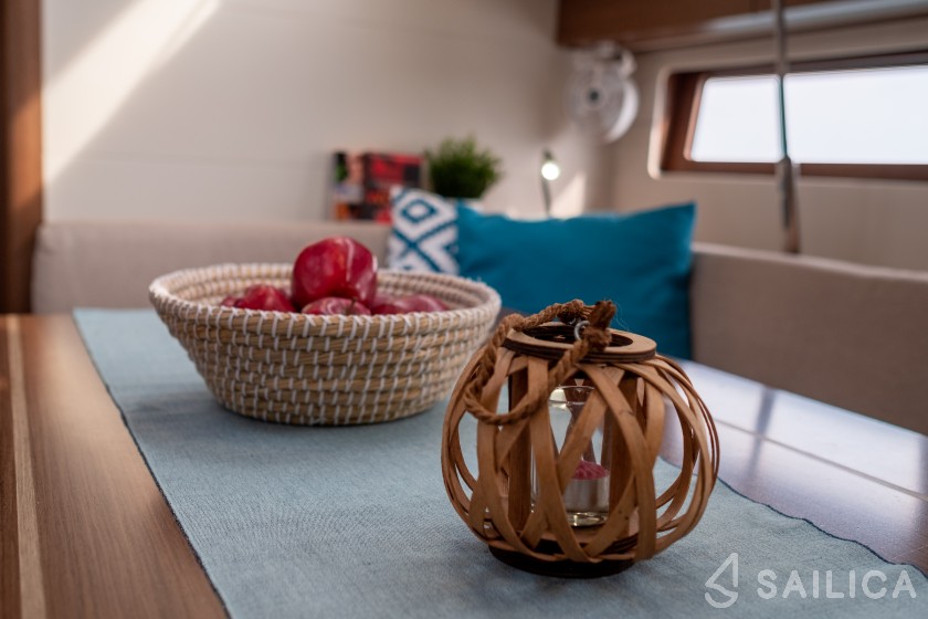 Oceanis 51.1 - Yacht Charter Sailica