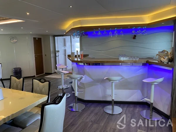 Motoryacht - Yacht Charter Sailica