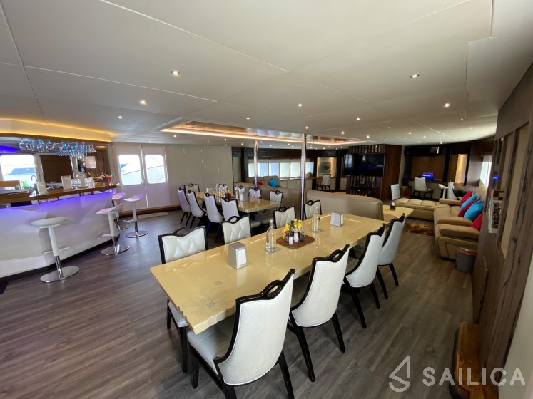 Motoryacht - Yacht Charter Sailica