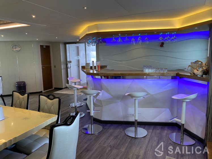Motoryacht - Yacht Charter Sailica