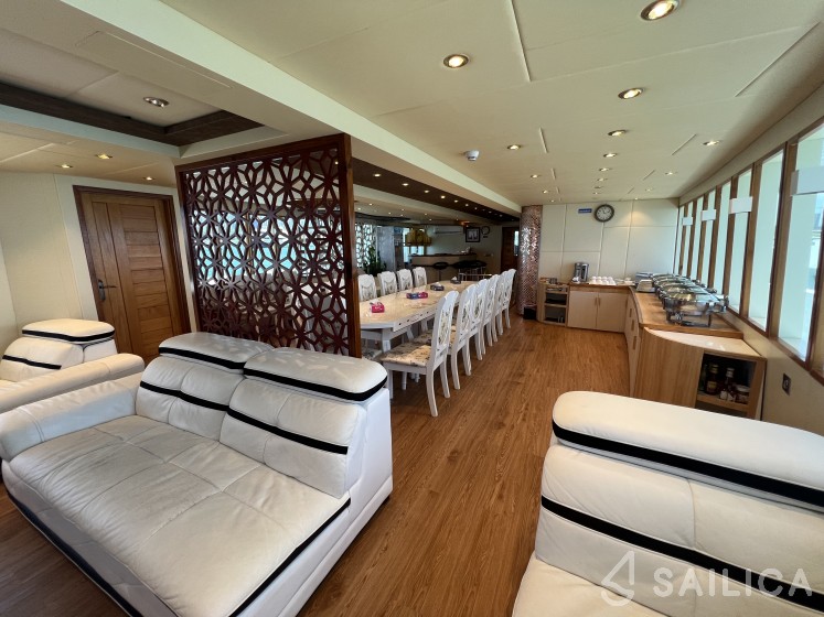 Motoryacht - Yacht Charter Sailica