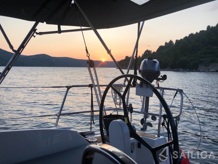 Bavaria Cruiser 37 Style - Yacht Charter Sailica