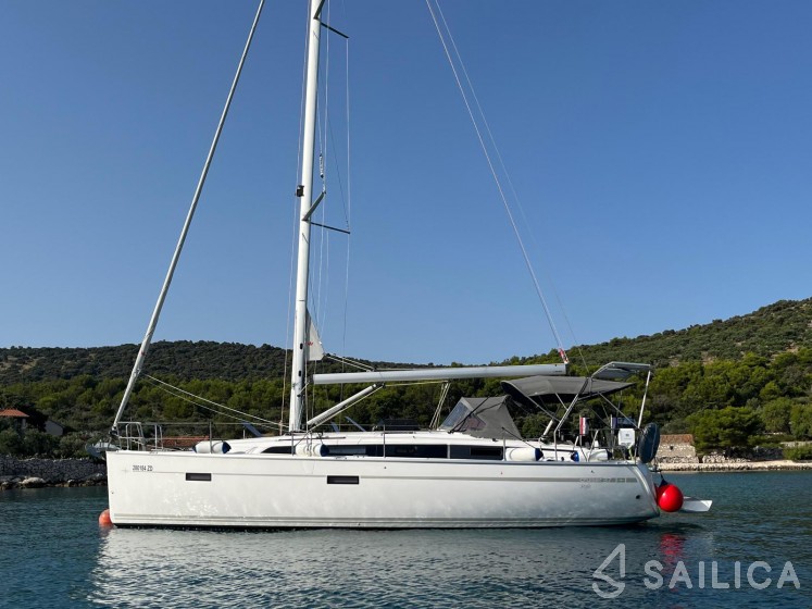 Bavaria Cruiser 37 Style - Yacht Charter Sailica