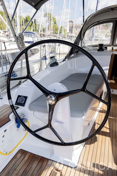 Bavaria Cruiser 37 Style - Yacht Charter Sailica