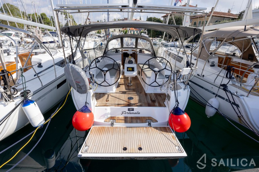 Bavaria Cruiser 37 Style - Yacht Charter Sailica
