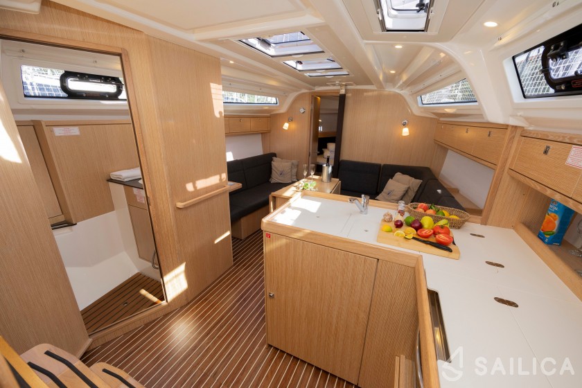Bavaria Cruiser 37 Style - Yacht Charter Sailica