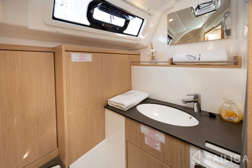 Bavaria Cruiser 37 Style - Yacht Charter Sailica