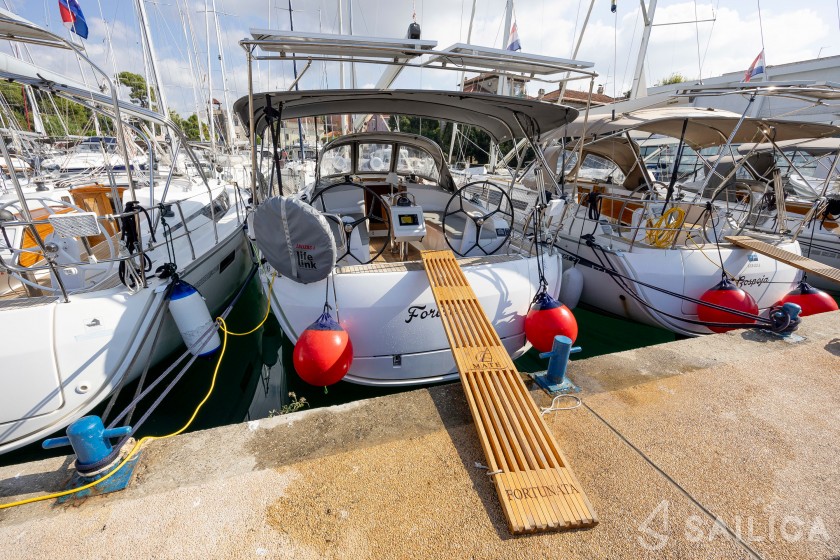 Bavaria Cruiser 37 Style - Yacht Charter Sailica