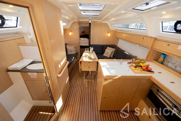 Bavaria Cruiser 37 Style - Yacht Charter Sailica