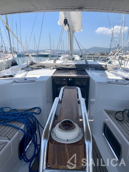 Hanse 445 - Yacht Charter Sailica