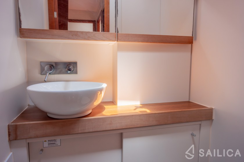 Hanse 445 - Yacht Charter Sailica