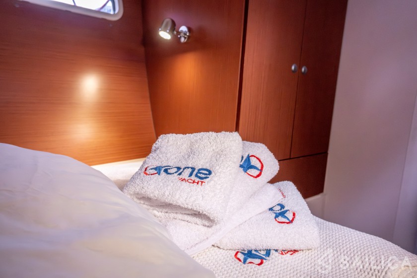 Hanse 445 - Yacht Charter Sailica