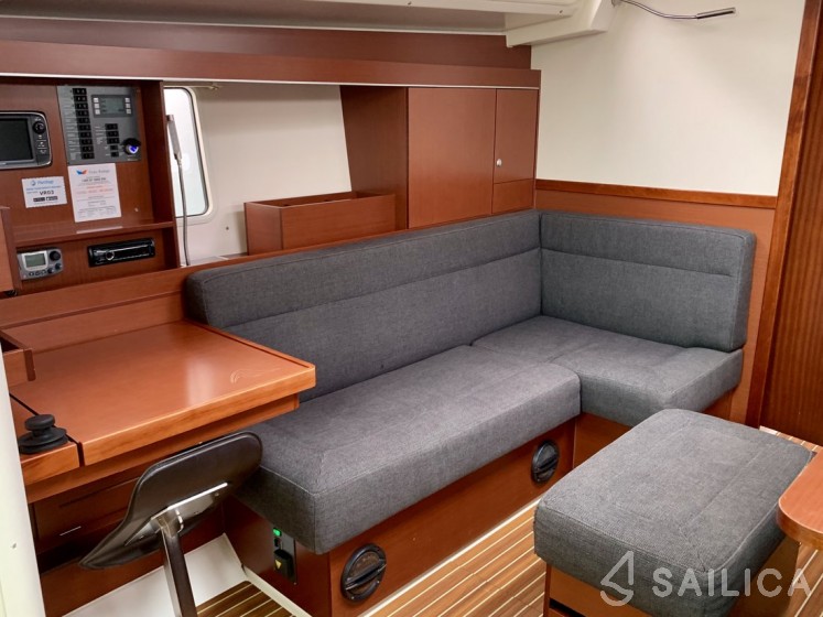 Hanse 445 - Yacht Charter Sailica
