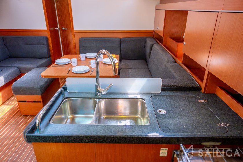 Hanse 445 - Yacht Charter Sailica