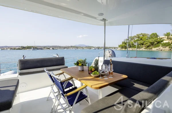 Lagoon 40 - Yacht Charter Sailica