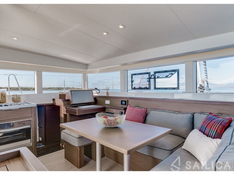 Lagoon 40 - Yacht Charter Sailica