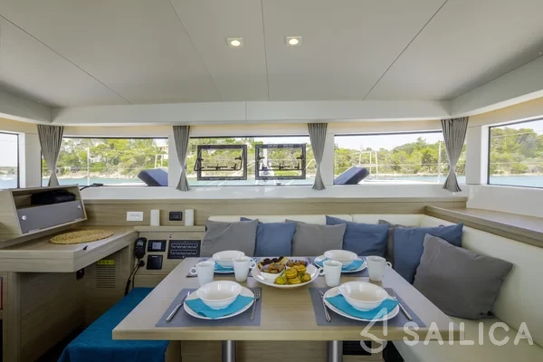 Lagoon 40 - Yacht Charter Sailica