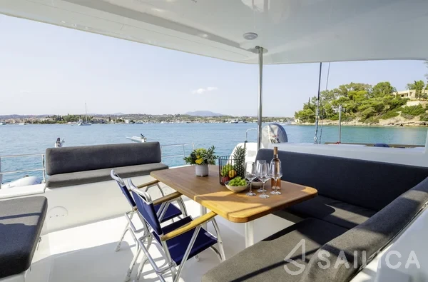 Lagoon 40 - Yacht Charter Sailica