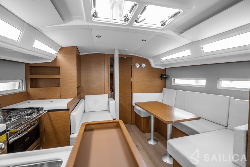 Sun Odyssey 410 - Yacht Charter Sailica