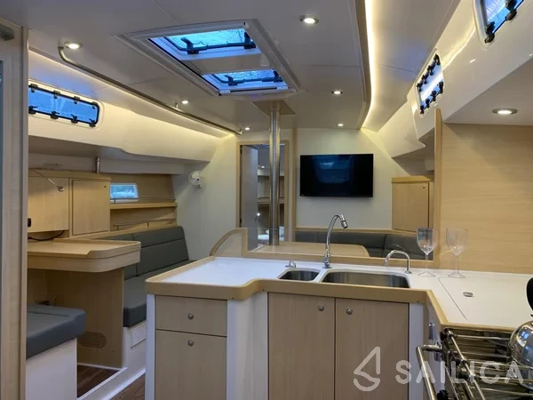 Delta 41 - Yacht Charter Sailica